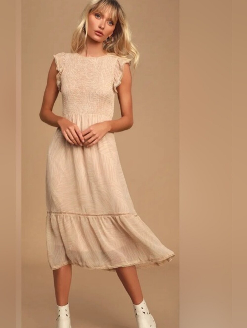 Lost+ Wander Pick Me Ditsy Floral Midi dress In Blush Nude Size Medium